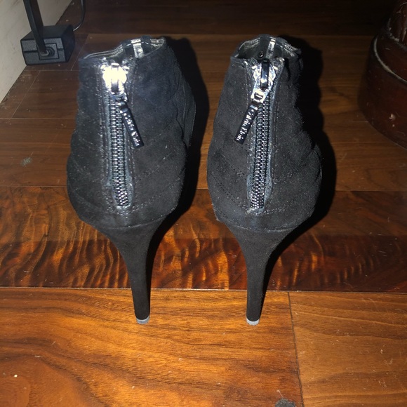 Calvin Klein heels - Picture 3 of 5